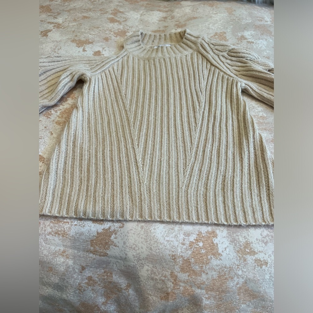 525 BEIGE RIBBED BRAIDED SLEEVE SWEATER WITH SHOULDER CUTOUT SIZE XS - Picture 2 of 11